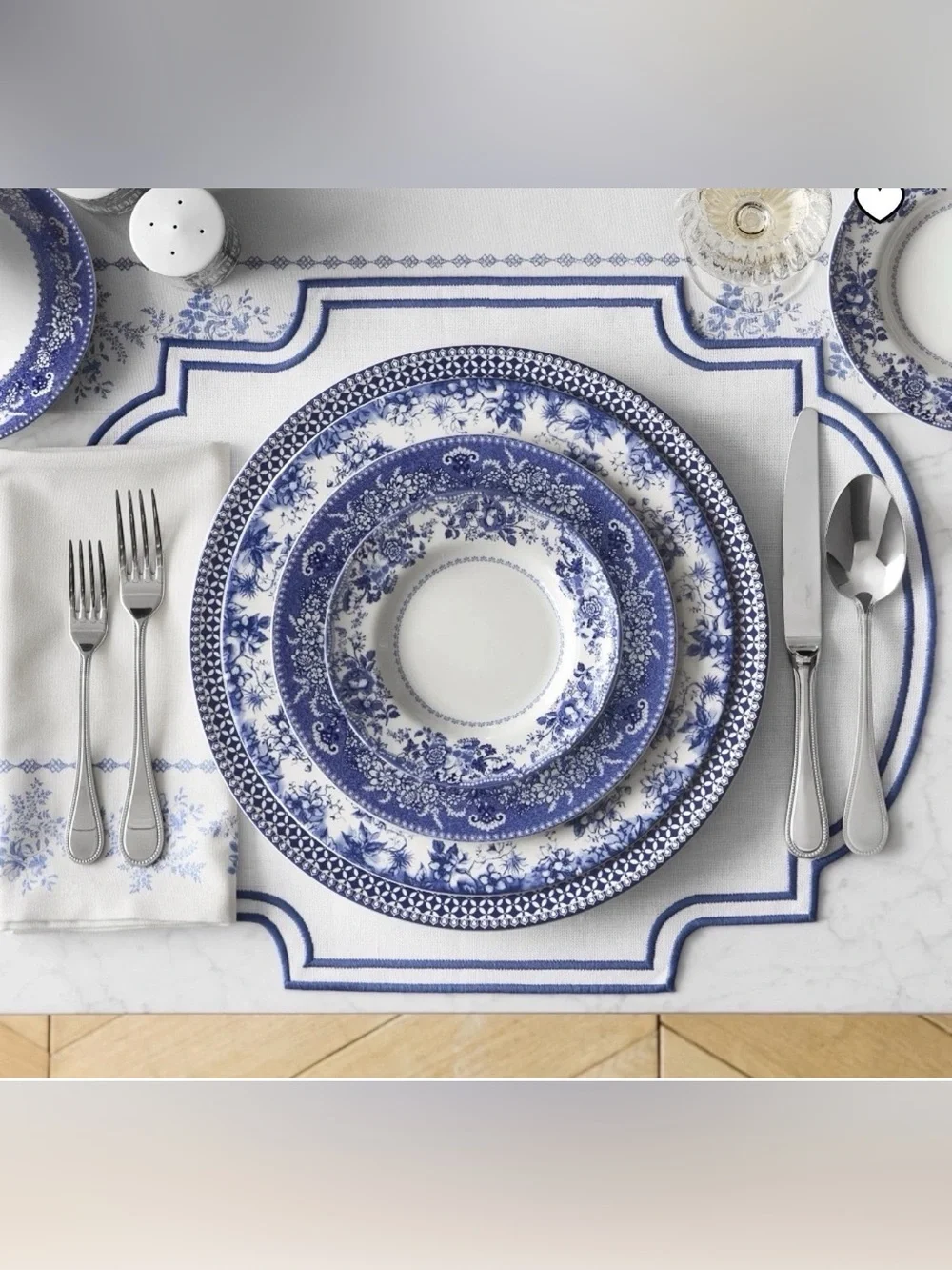 Williams Sonoma English Floral Napkins ( Set of 4 )